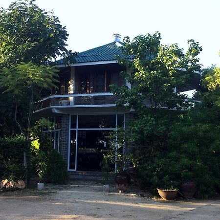 Lei Thar Gone Guest House Yenangyaung Экстерьер фото
