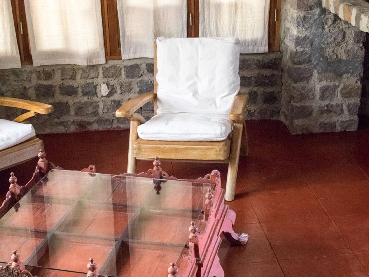 Lei Thar Gone Guest House Yenangyaung Экстерьер фото